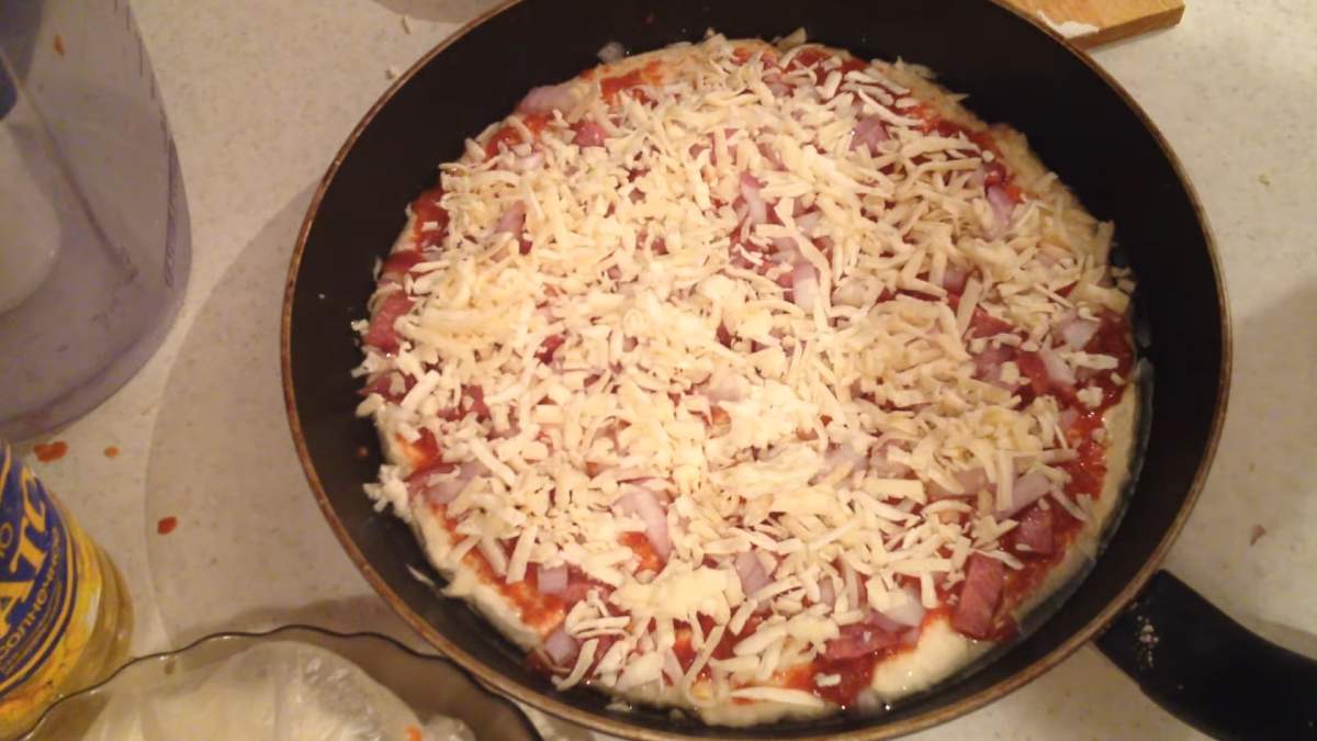 рецепт быстрого приготовления пиццы на сковороде на сметане и майонезе фото 92