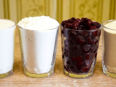 Пирог «4 стакана» с ягодами