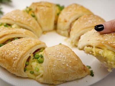 Быстрый пирог из слоеного дрожжевого теста