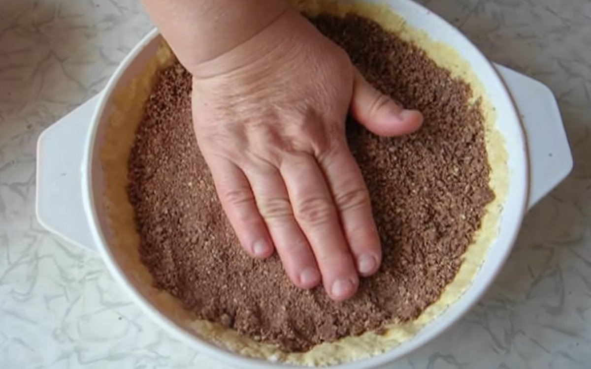 слой темного теста