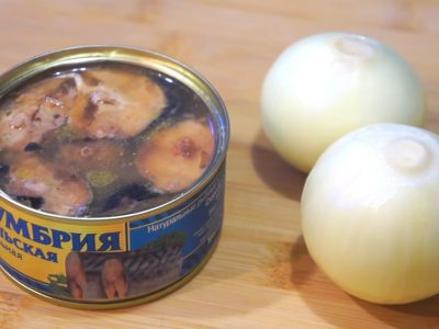 Пирог на скорую руку с рыбными консервами