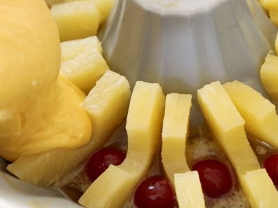 Пирог-перевертыш с ананасами