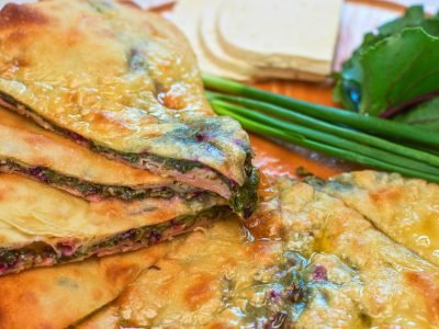 Осетинский пирог с ботвой и сыром