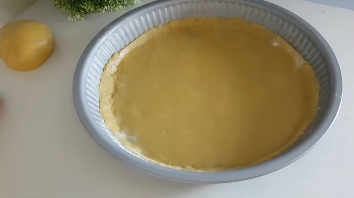 тесто в форме