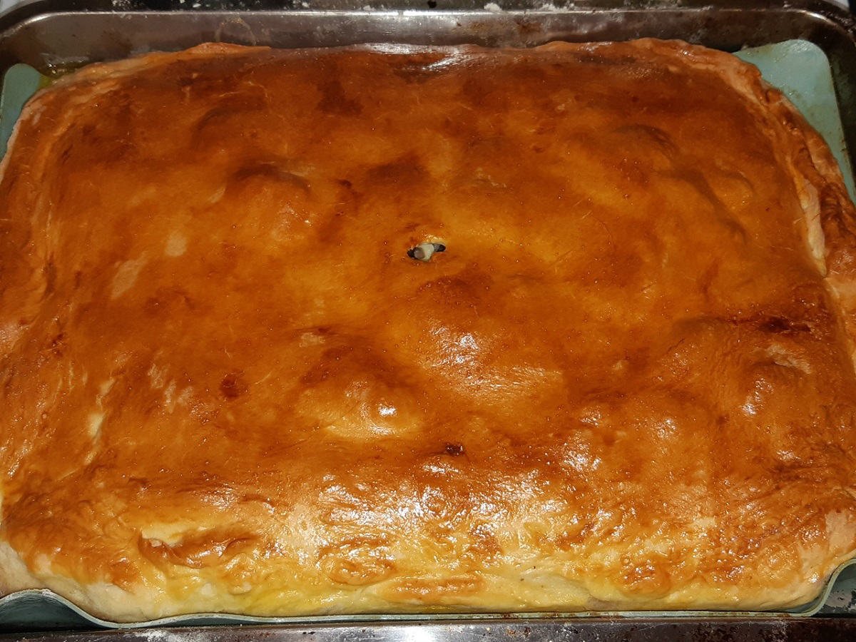 Пирог с картошкой и с копченым салом