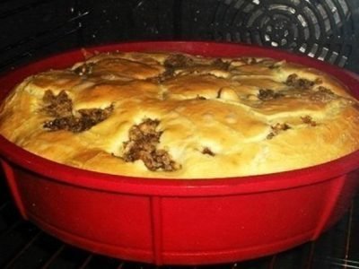 Пирог с консервами