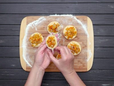 Пирог с квашеной капустой