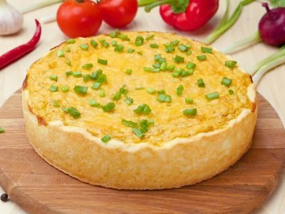 Пирог с рыбой и рисом