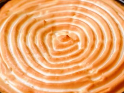 Пирог «Ольга» с творожным кремом и меренгой