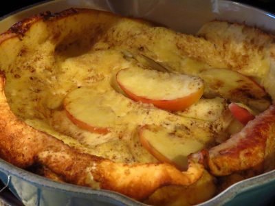 Пирог с яблоками в духовке