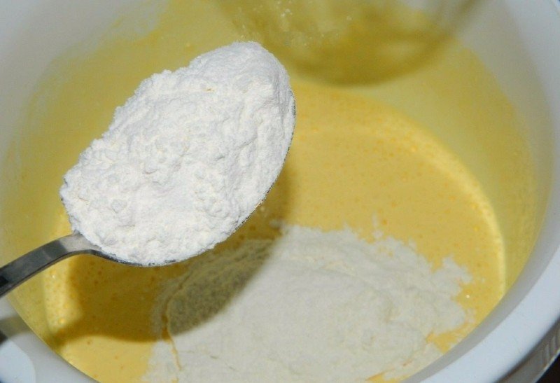 заливной пирог с луком и яйцами