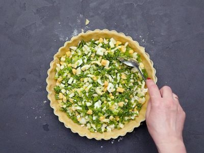 Пирог с яйцом и зеленым луком