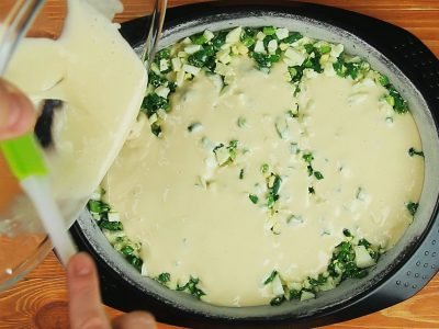 Пирог с зеленым луком и яйцом