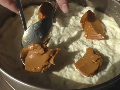 Ленивый пирог со сгущенкой