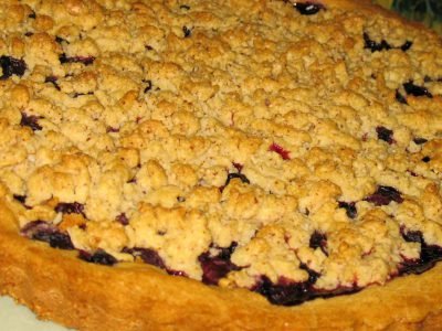 Пирог со смородиновым вареньем