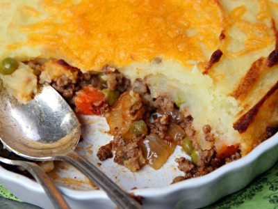 Пирог со свининой и яблоками