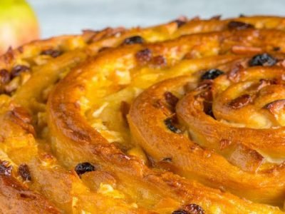 Пирог «Улитка» с яблоками