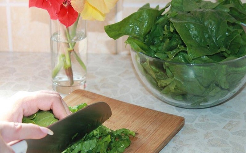 пирог «Улитка» со шпинатом