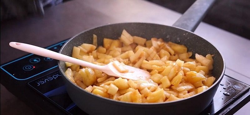 карамелизация яблок