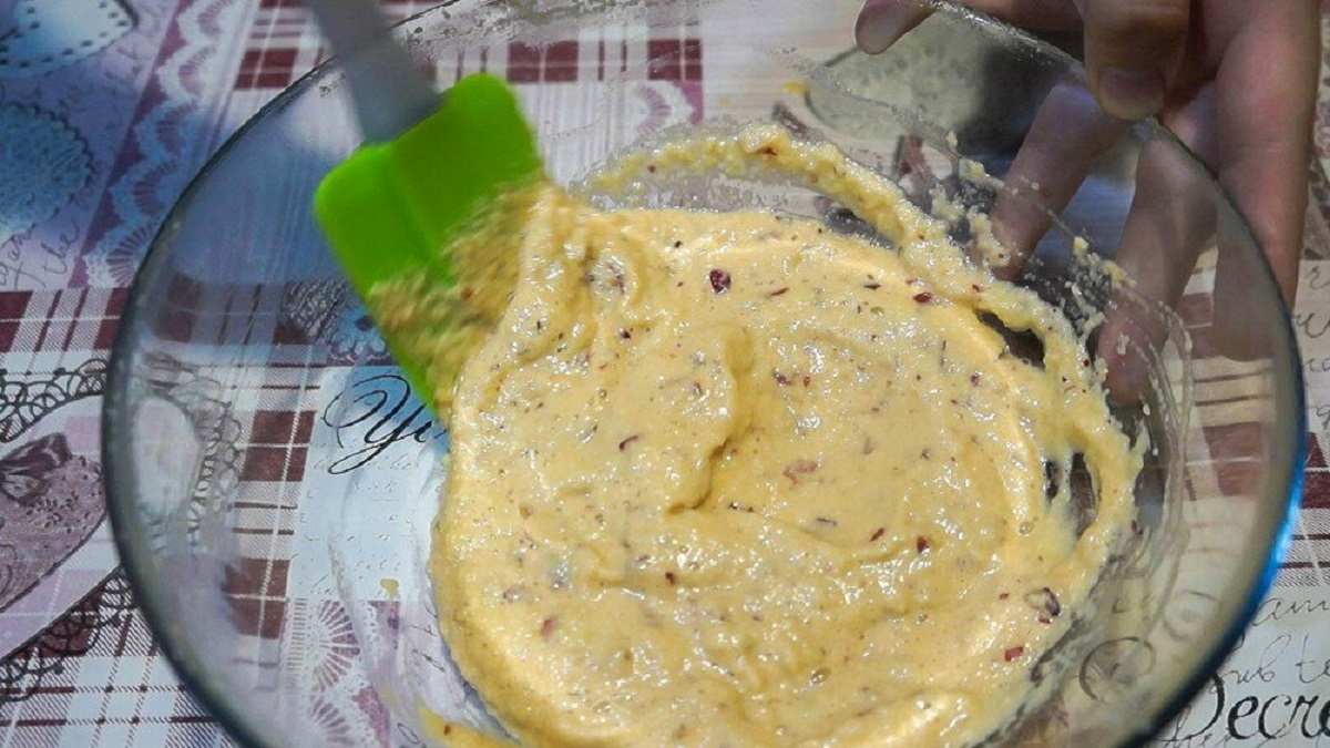 измельченные яйца с яблоками