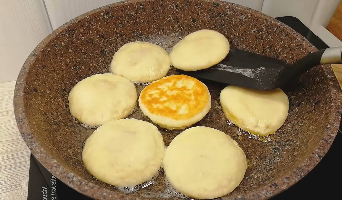 пирожки на сковороде