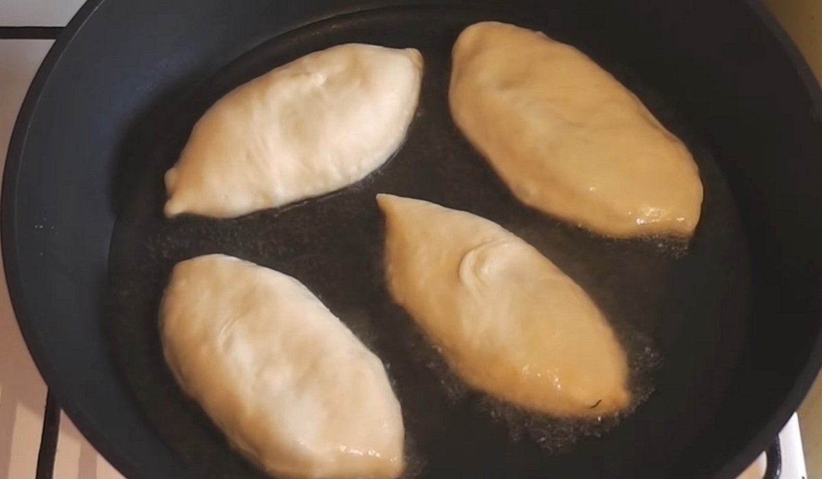 пирожки на сковороде