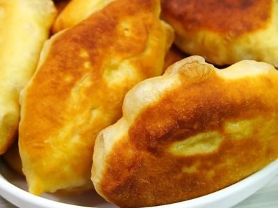 Бездрожжевые пирожки на кефире с кабачками