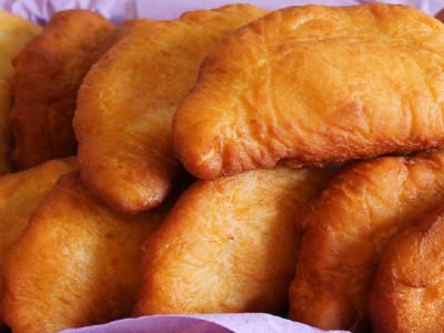 Пирожки с картошкой и сыром на сковороде