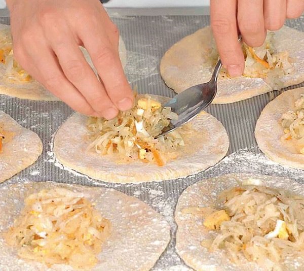 пирожки с квашеной капустой