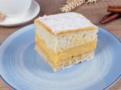 Пирожное с ванильным кремом