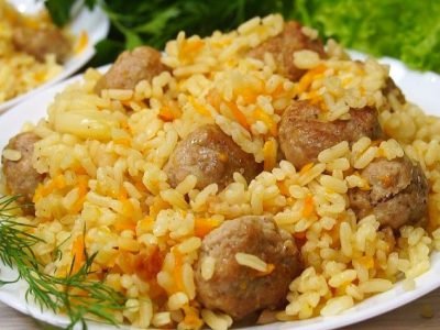 Плов с фрикадельками