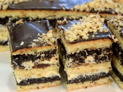 Пляцек с маком и вишней: чешский рецепт