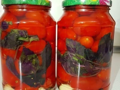 Помидоры, маринованные с базиликом