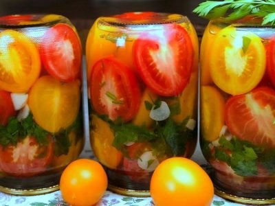Маринованные помидоры с чесноком и зеленью на зиму