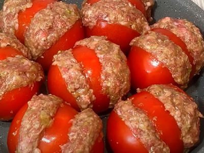 Помидоры с фаршем в духовке