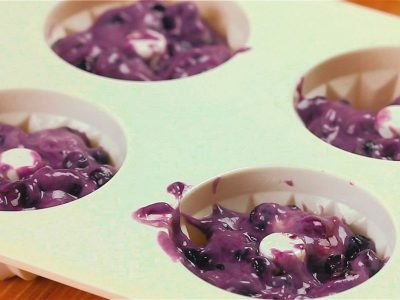 Пончики с черникой в духовке