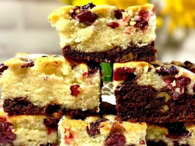 Постный пирог с вишней и орехами