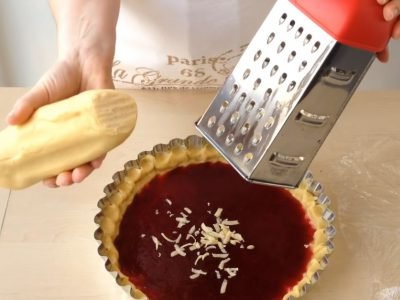 Постный тертый пирог с вареньем