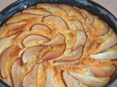 Простой пирог с грушами