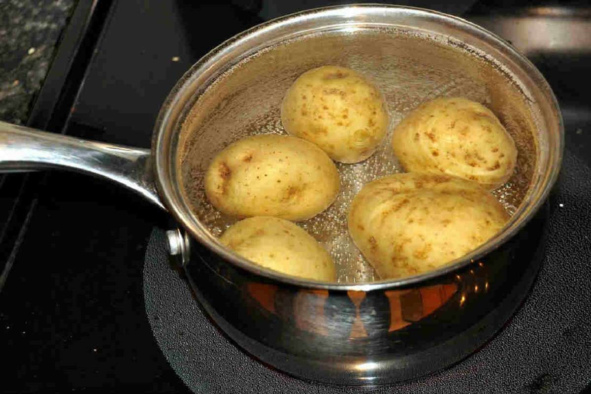 Картошка варится