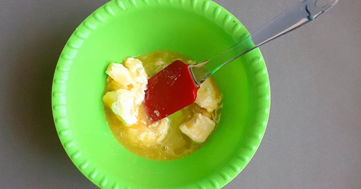 масло с яйцом