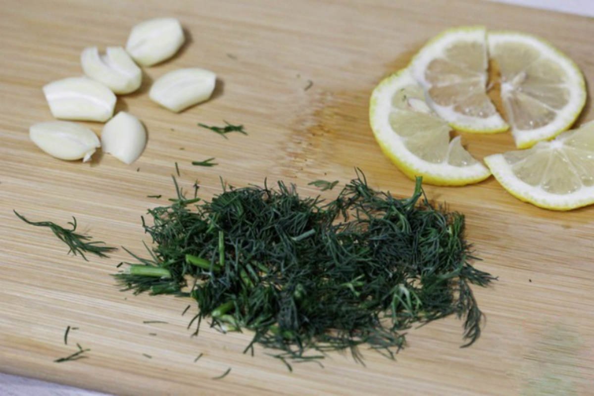 Рецепт оливок з лимоном і часником