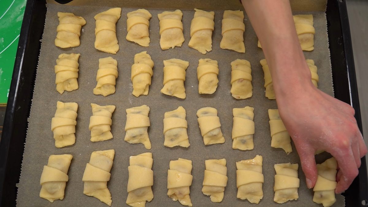 рогалики на противне