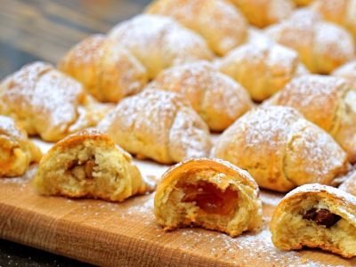 Румяные рогалики на сметане с начинкой