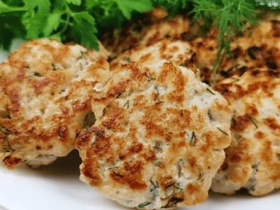 Рубленые куриные котлеты с укропом
