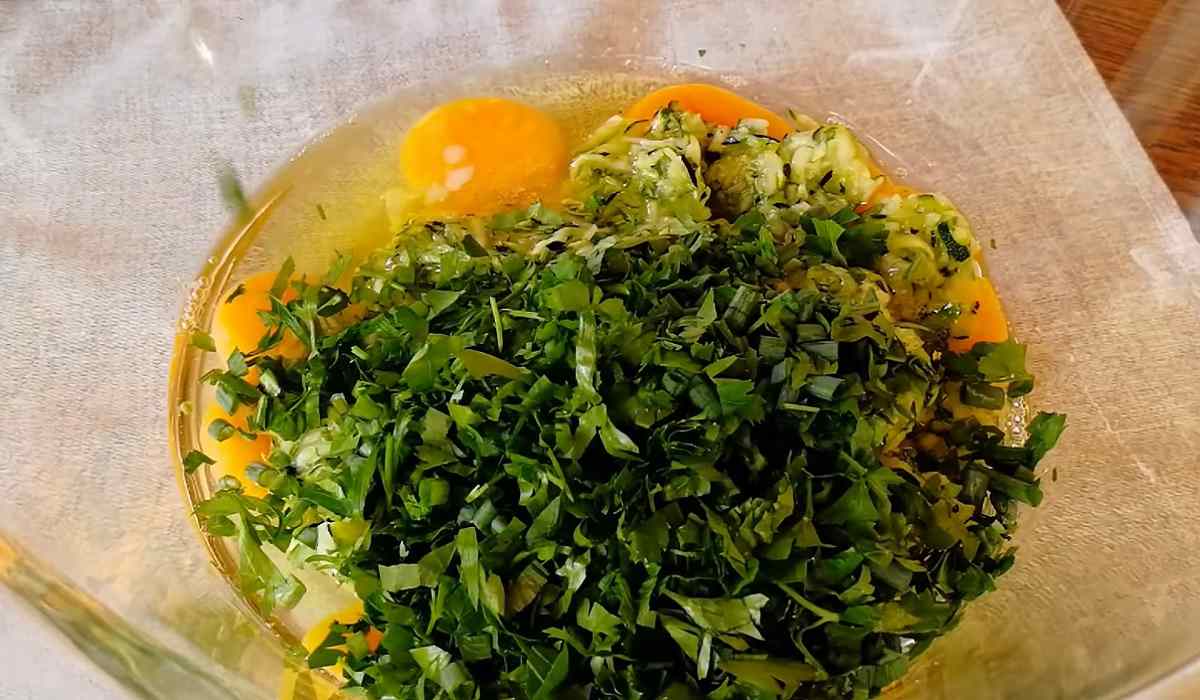 яйца с кабачками и зеленью