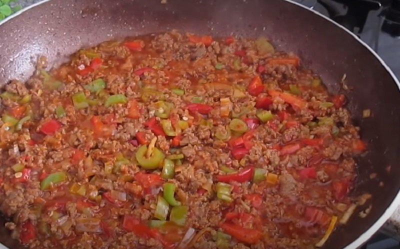 тушение мясной начинки