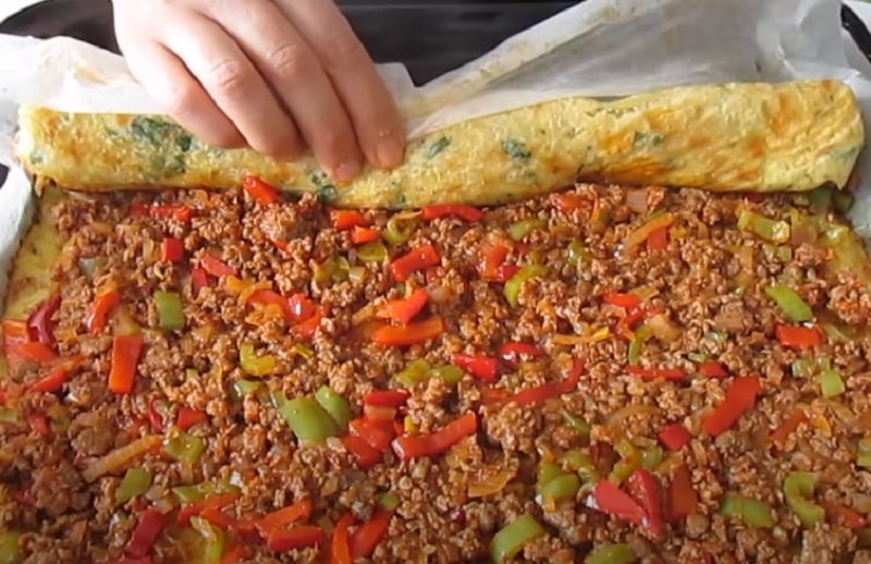 формирование картофельного рулета