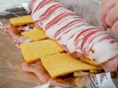 Рулет из куриной грудки с начинкой