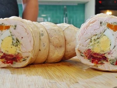 Рождественский рулет из куриных грудок